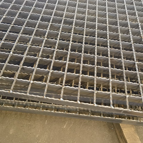 齿型平台钢格板的承载能力与安全性