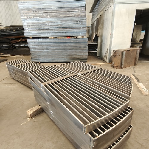 平台钢格栅板：长效耐用的理想选择